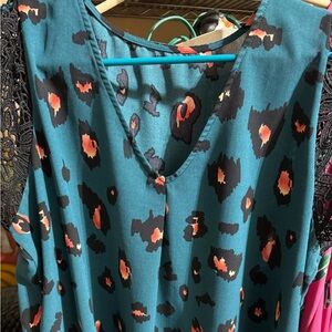 Shein Blouse with detailed sleeves Cat Print